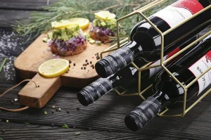 stojak na wino Etto złoty.jpg