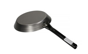 Tradycyjna patelnia stalowa cygańska ognisko.jpg