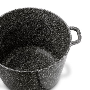 Wnętrze garnka ukazujące powłokę ceramiczną.
