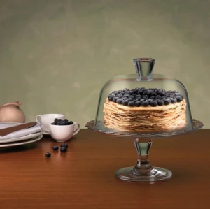 Patera z kloszem Petite Patisserie Pasabahce 26,4 cm wewnątrz naleśniki z jagodami